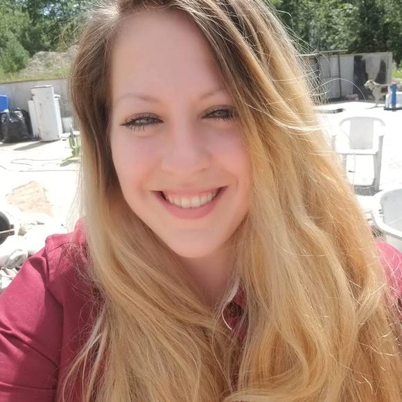 ashleyfarrar424